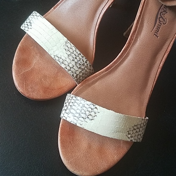 Lucky Brand 🍀 Sleek Strappy Snakeskin Heels - Picture 5 of 8